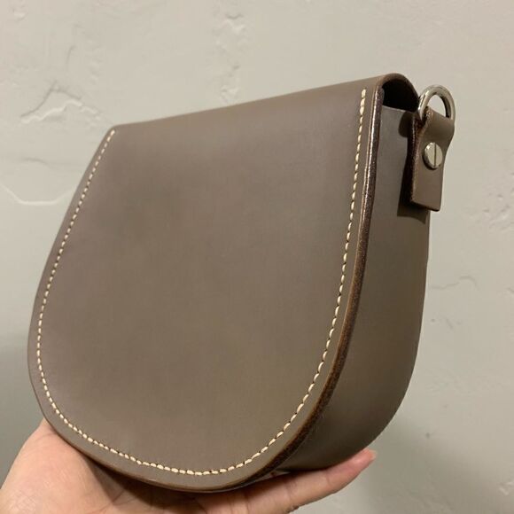 Completely Handcrafted Genuine Premium Cowhide Tuck Lock Saddle Bag/Crossbody - Picture 13 of 16